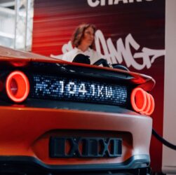 Авто новини - Mercedes AMG представила мегаватну зарядку для електромобілів