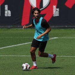 Новини спорту - Мілан готовий відпустити одного зі своїх гравців у саудівський клуб