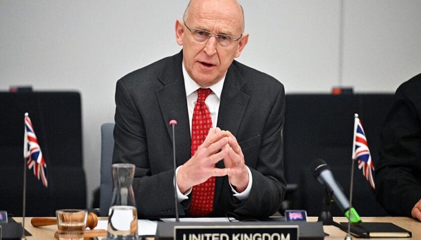 Новини України - Міністр оборони Великої Британії прибув у Київ