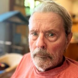 Новини культури - Молодший син Алена Делона оскаржує заповіт батька