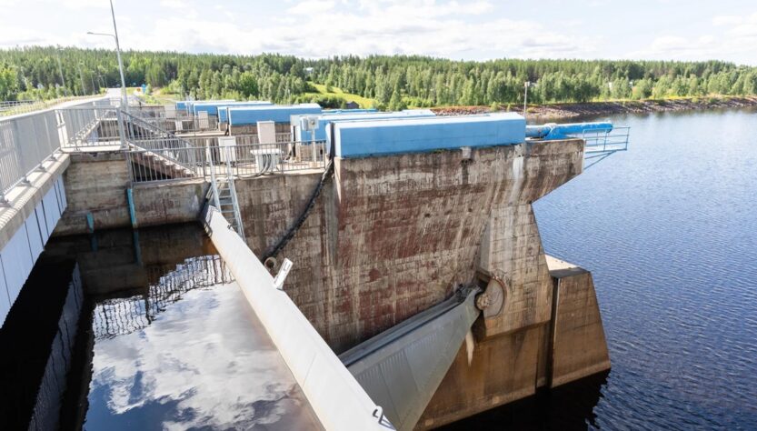 Новини світу - Над електростанцією у Фінляндії помітили безпілотник