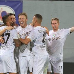 Новини спорту - Наполі здолав Фіорентину на виїзді не без дебютного гола Гойлунда