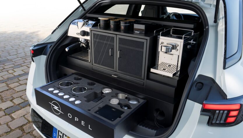 Авто новини - Opel створив Mokka з повноцінною кав’ярнею в багажнику