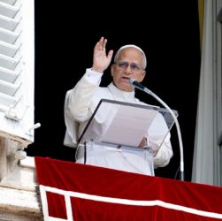 Новини світу - Папа Римський виступив проти створення своєї ШІ-версії