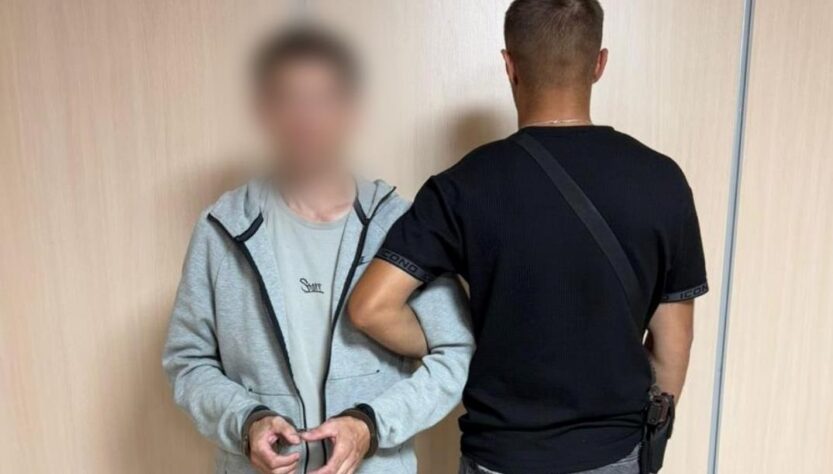 Новини України - Під Харковом чоловік зґвалтував 15-річну дівчину на кладовищі