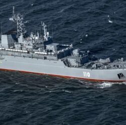 Новини світу - Поблизу Данії виявили корабель ВМФ Росії під час нальоту дронів - ЗМІ