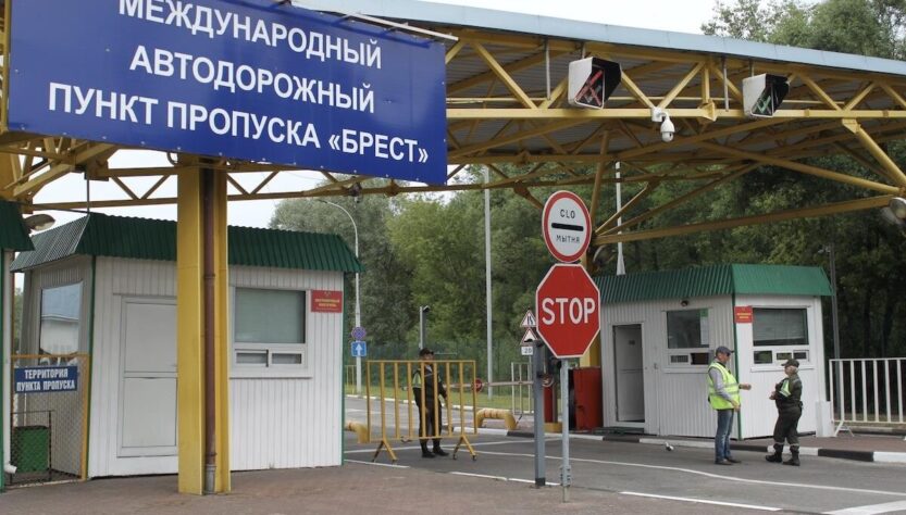 Новини світу - Польща поновила рух на кордоні з Білоруссю