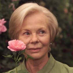 Новини культури - Померла герцогиня Кентська Кетрін Ворслі