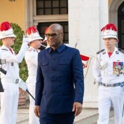 Новини світу - Посла ПАР знайшли мертвим під готелем в Парижі