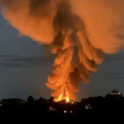 Новини світу - Потужний вибух прогримів на найбільшому заводі дронів у Британії