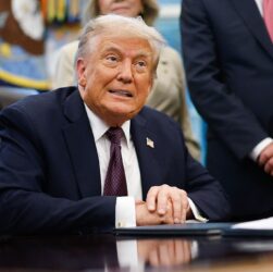 Новини світу - Рейтинг Трампа впав до нового мінімуму