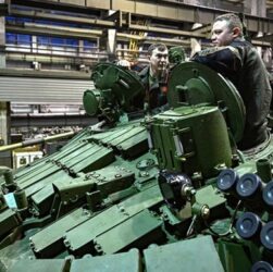 Новини світу - РФ активно нарощує виробництво зброї - МЗС у НАТО