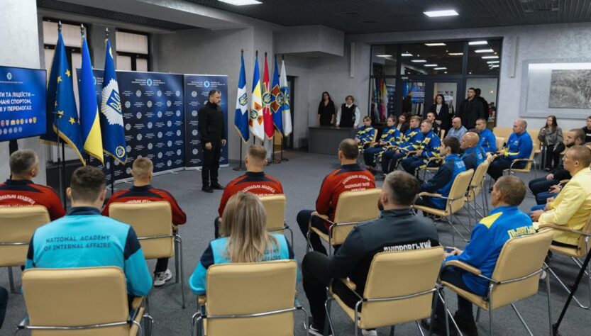 Ігор Клименко зустрівся із курсантами та ліцеїстами системи МВС - переможцями міжнародних змагань