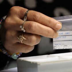 Новини бізнесу - Росія влаштувала хаб у Вірменії для вивезення підсанкційних алмазів - ЗМІ