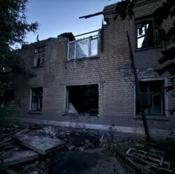 Новини України - Росіяни вдарили по житловій двоповерхівці в Новодонецькому, є загиблі