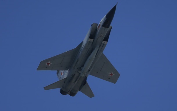 Новини світу - Російський винищувач пролетів над військовим кораблем Німеччини