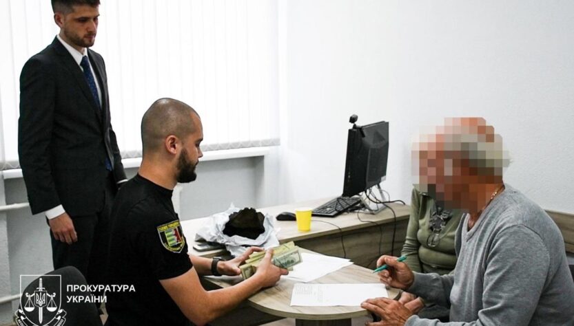 Новини України - Шахраї видурили у матері полоненого військового майже 3 млн