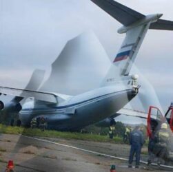 Новини світу - Соцмережі: В Росії Іл-76 здійснив аварійну посадку