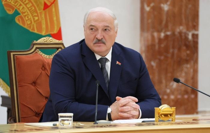 Новини політики - "Стара людина": Лукашенко відреагував на слова Зеленського