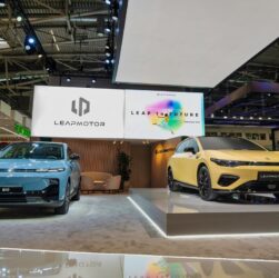 Авто новини - Stellantis представила конкурента Volkswagen ID.3