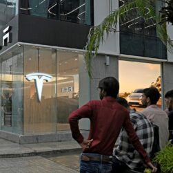 Новини бізнесу - Tesla провалила старт в Індії, отримавши лише 600 замовлень - ЗМІ