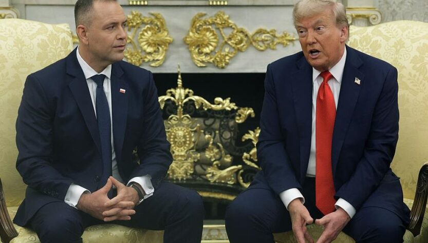 Новини світу - Трамп і Навроцький обговорили атаку російських дронів на Польщу