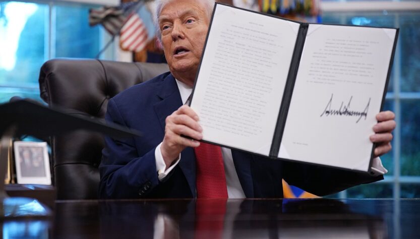 Новини бізнесу - Трамп оголосив нові мита на імпорт ліків, вантажівок і меблів