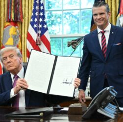 Новини світу - Трамп підписав указ про перейменування Пентагону у "Міністерство війни"