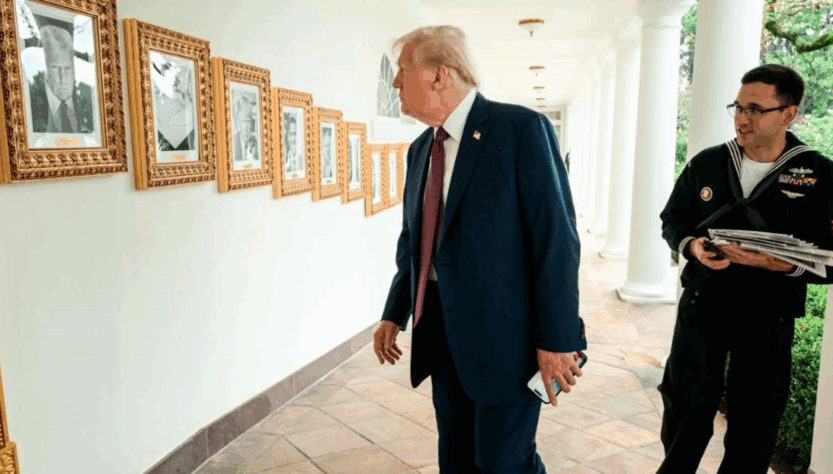 Новини світу - Трамп замінив портрет Байдена на фото апарата для автопідпису документів