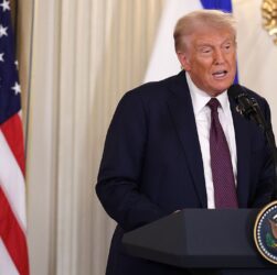 Новини бізнесу - Трамп запровадив нові мита на деревину та меблі