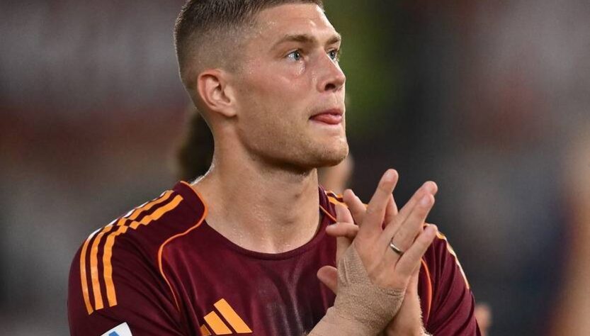 Новини спорту - Тренер Роми пояснив, яку функцію виконує Довбик в команді