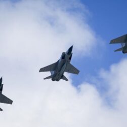 Новини світу - Три російські МіГ-31 вторглися до Естонії