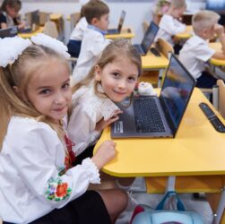 Новини України - У Харкові почали роботу ще три підземні школи