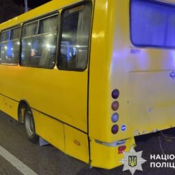 Новини Києва - У Києві водій Mercedes напідпитку врізався в маршрутку