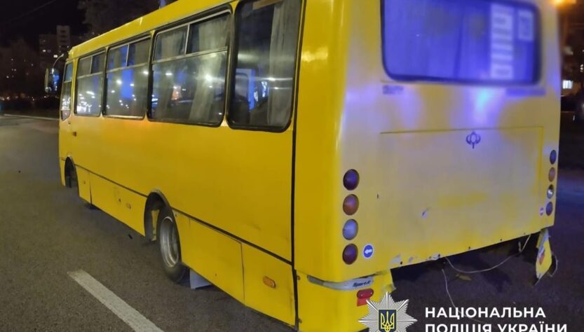 Новини Києва - У Києві водій Mercedes напідпитку врізався в маршрутку