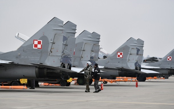 Новини світу - У Польщі підняли винищувачі через ракетний удар РФ по Україні