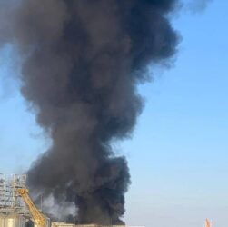 Новини України - У порту Чорноморська спалахнула потужна пожежа