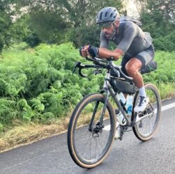 Новини світу - У РФ затримали француза, який намагався перетнути Євразію на велосипеді