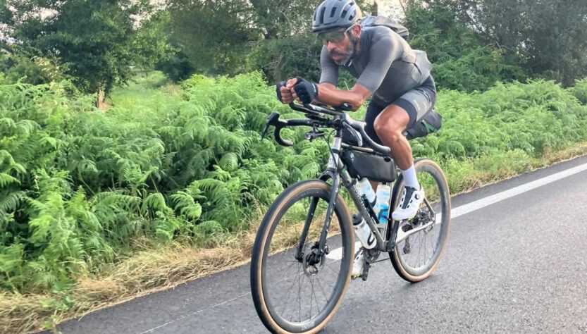 Новини світу - У РФ затримали француза, який намагався перетнути Євразію на велосипеді