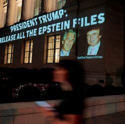 Новини світу - У США опублікували понад 30 тисяч документів у справі Епштейна