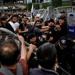 Новини світу - У Стамбулі спалахнули масові протести