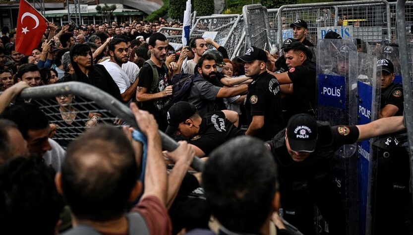 Новини світу - У Стамбулі спалахнули масові протести