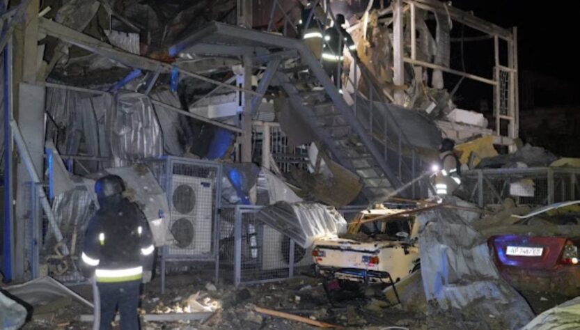 Новини України - У Запоріжжі два влучання, тисячі людей без світла