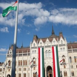 Новини світу - Угорщина приєдналася до обговорення щодо "стіни дронів" - ЗМІ