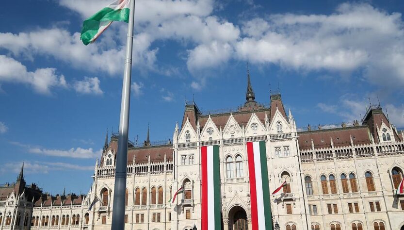 Новини світу - Угорщина приєдналася до обговорення щодо "стіни дронів" - ЗМІ