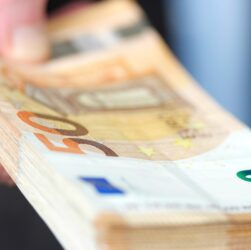 Новини України - Україна вперше поверне з-за кордону кошти, вкрадені внаслідок корупції