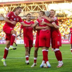 Новини спорту - УПЛ називає кращих футболістів і тренера шостого туру