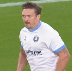 Новини спорту - Усик прокоментував чутки про свій дебют у футболі