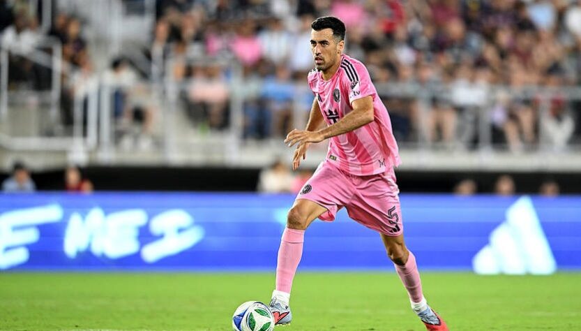 Новини спорту - Утілення спадкоємності футбольних зірок вирішив завершити кар'єру