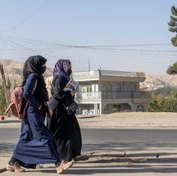 Новини світу - В Афганістані заборонили вчитися за написаними жінками книгами